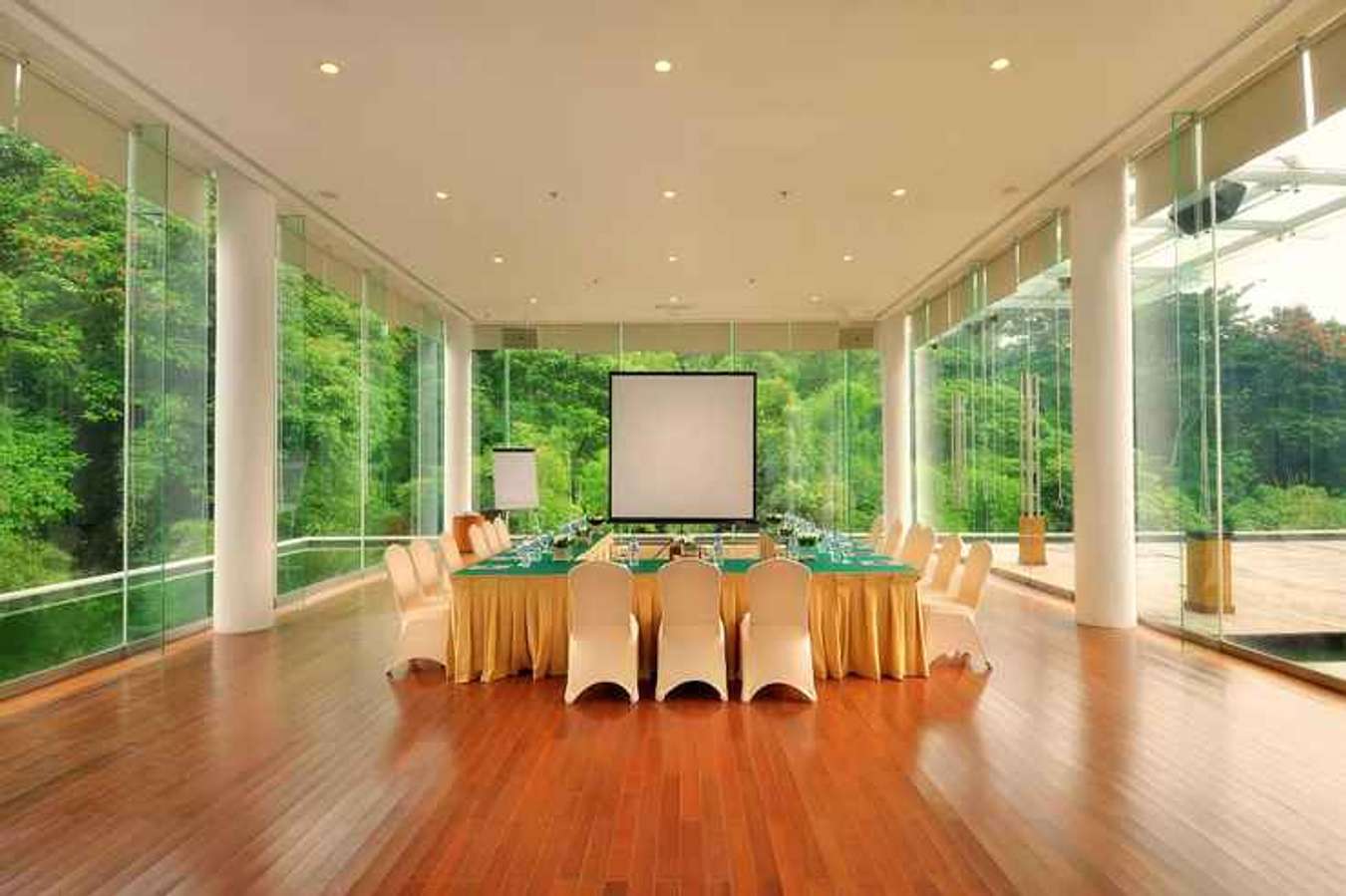 Fasilitas Meeting Room di Padma Hotel Bandung