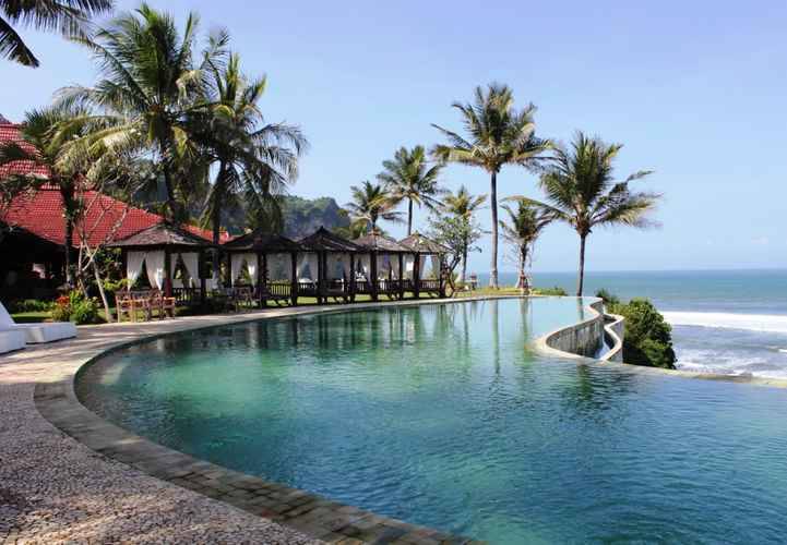 Infinity Pool di Queen of the South Resort