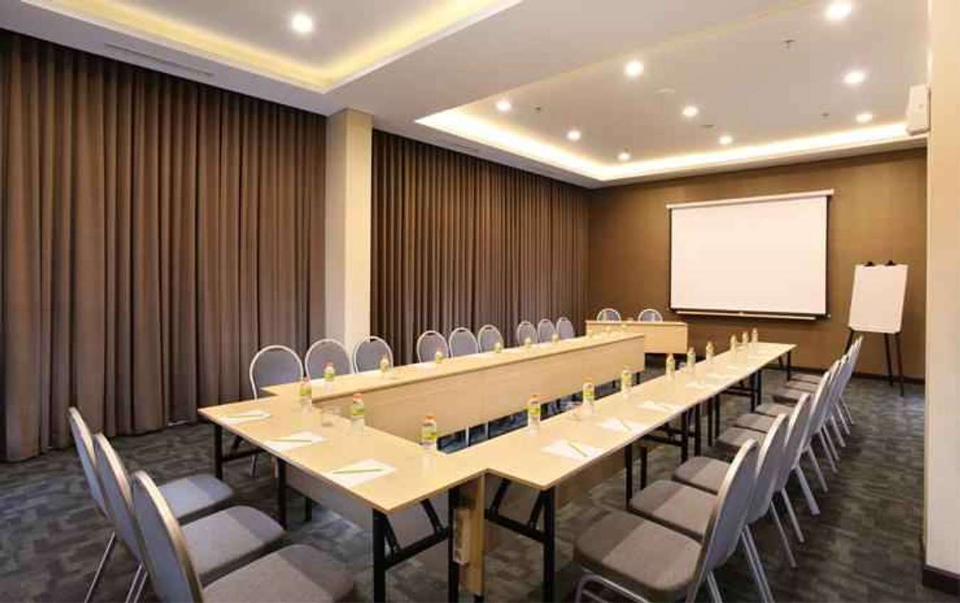 Fasilitas Meeting Room di Zest Hotel Sukajadi Bandung