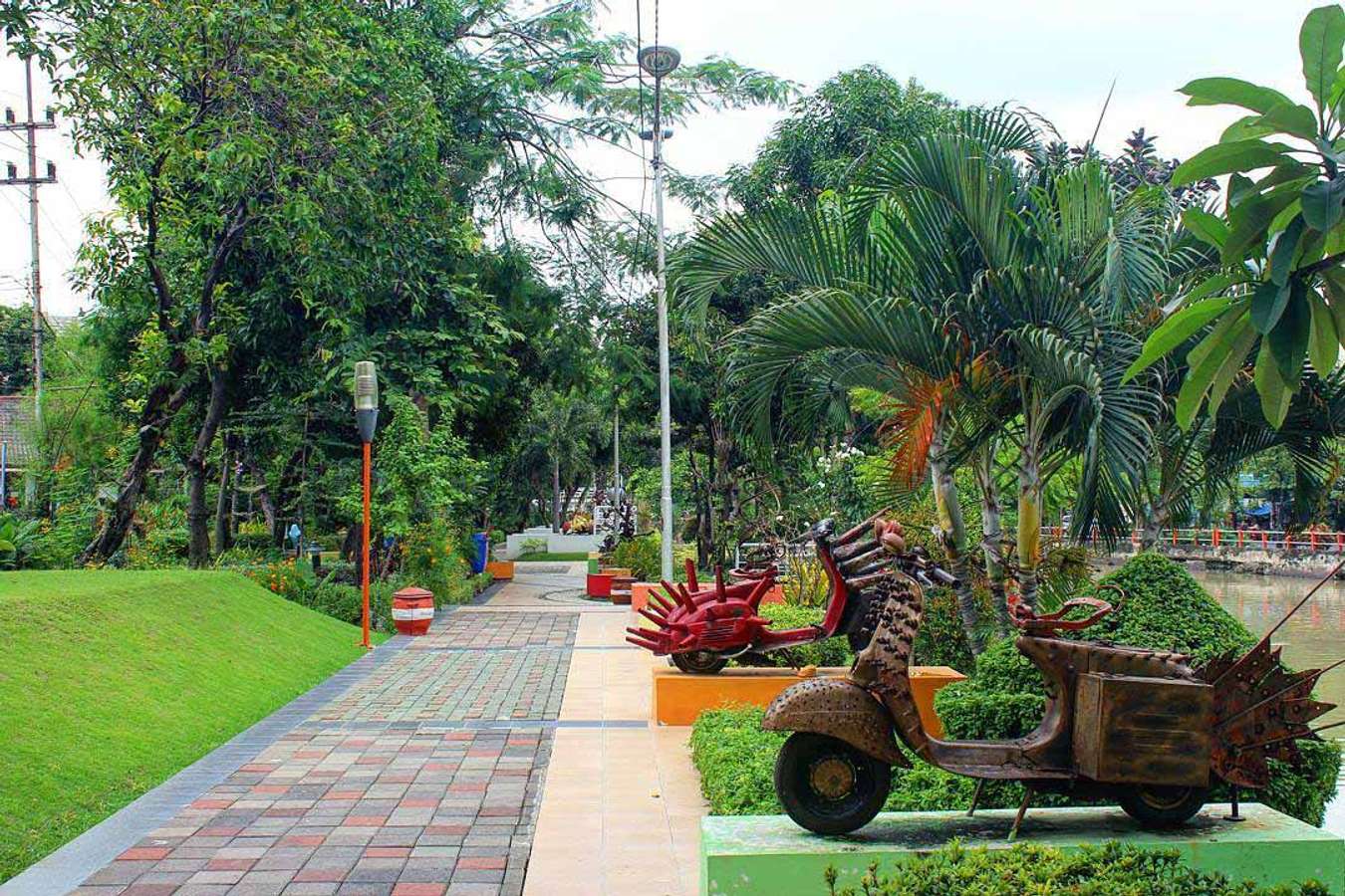 Taman Ekspresi - Taman Kota di Surabaya