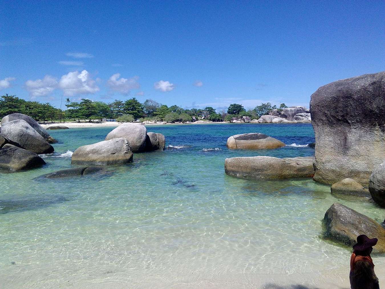 Pantai Tanjung Tinggi - Destinasi tempat wisata di Belitung