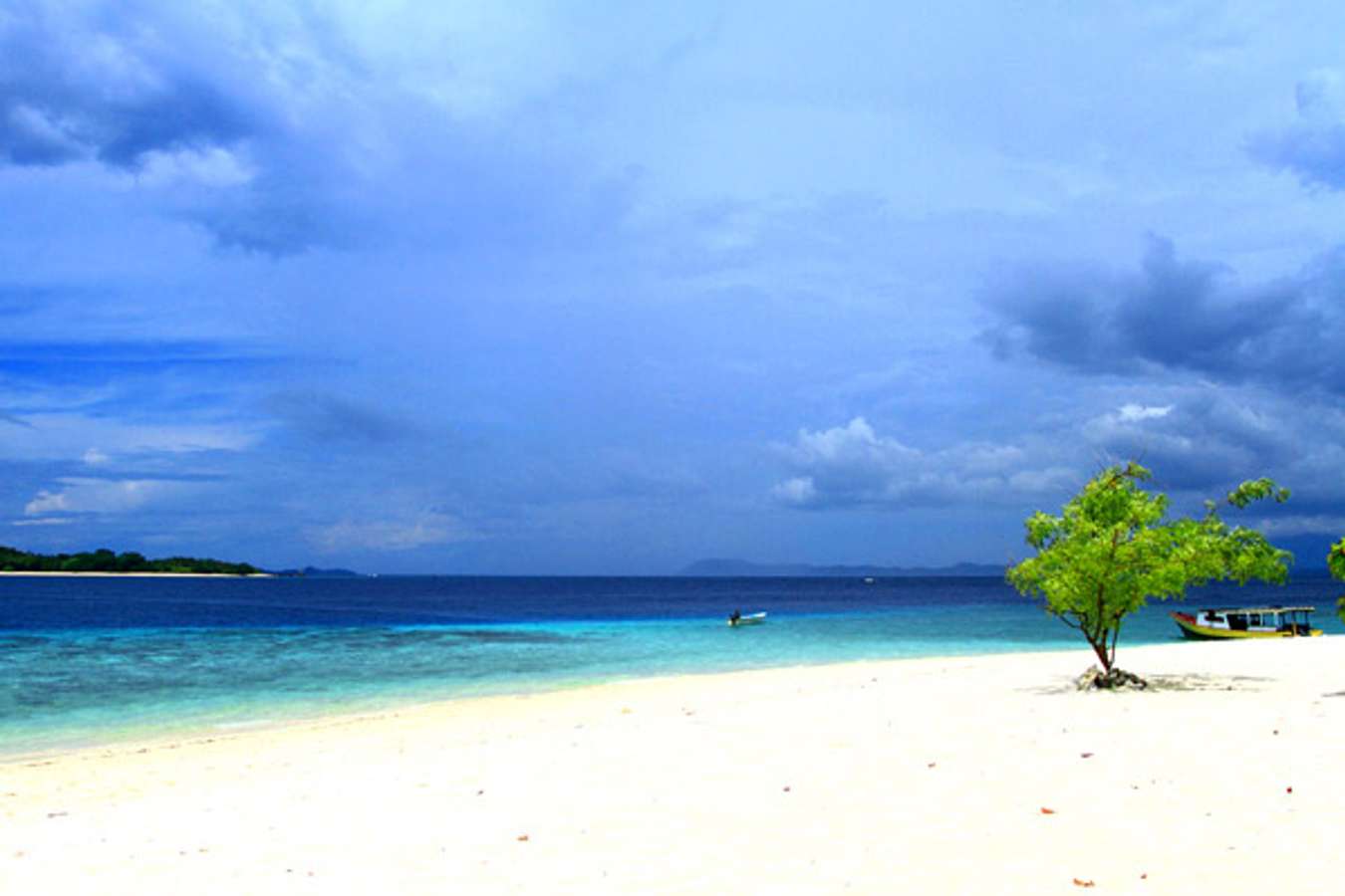 Pulau Lihaga - Destiansi tempat wisata di Manado