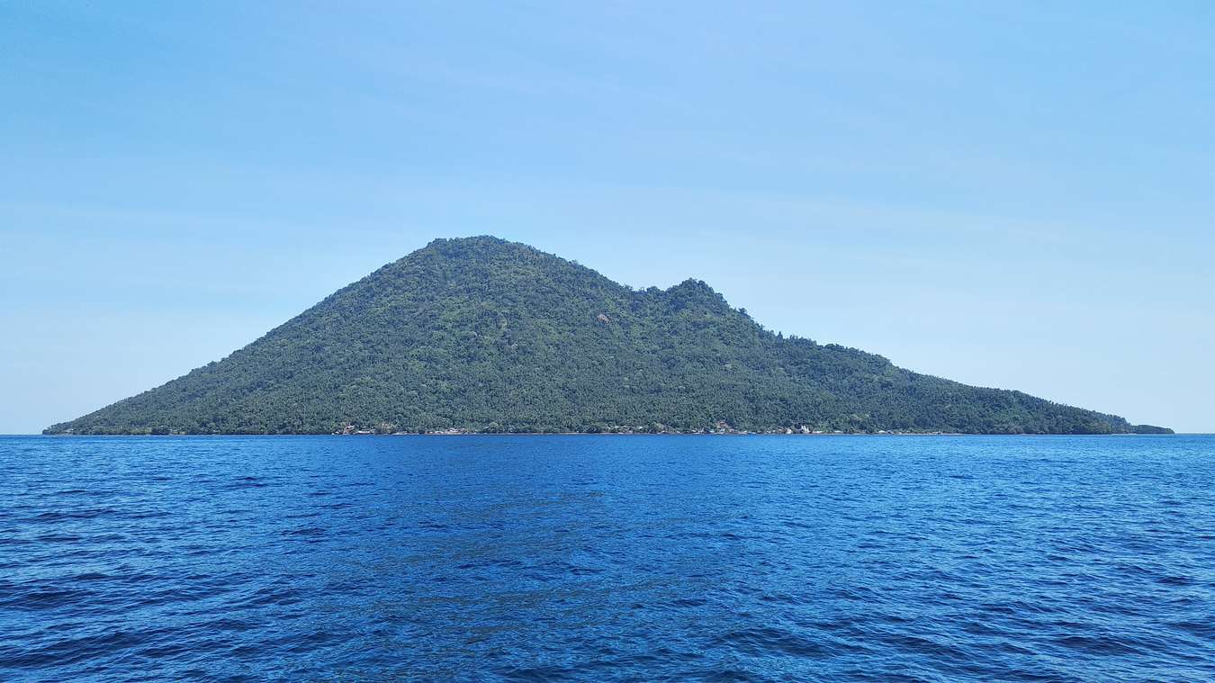  Pulau Manado Tua - wisata di Manado