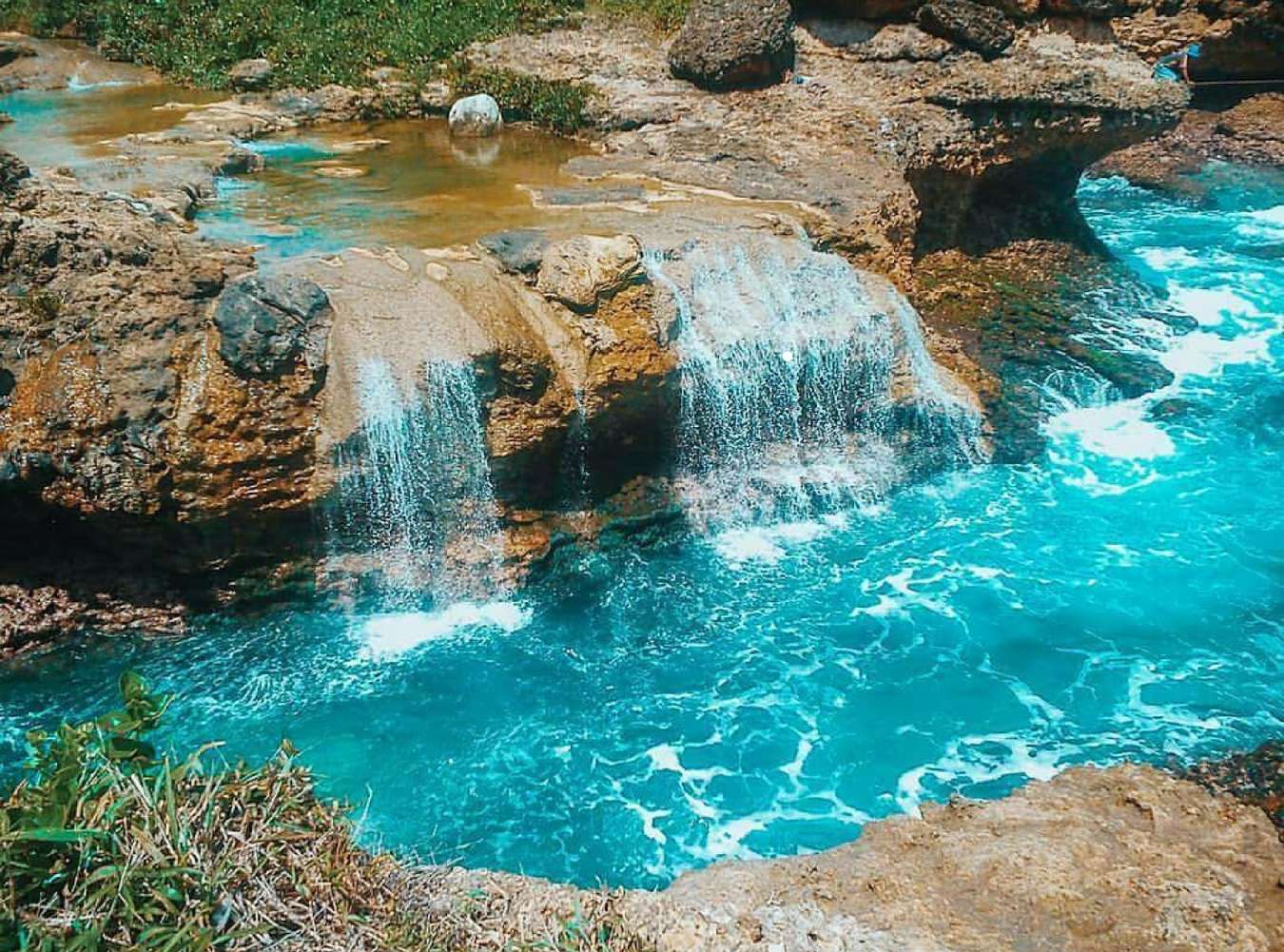 Air Terjun Mini, Pantai Ngandul - Wisata di Pacitan