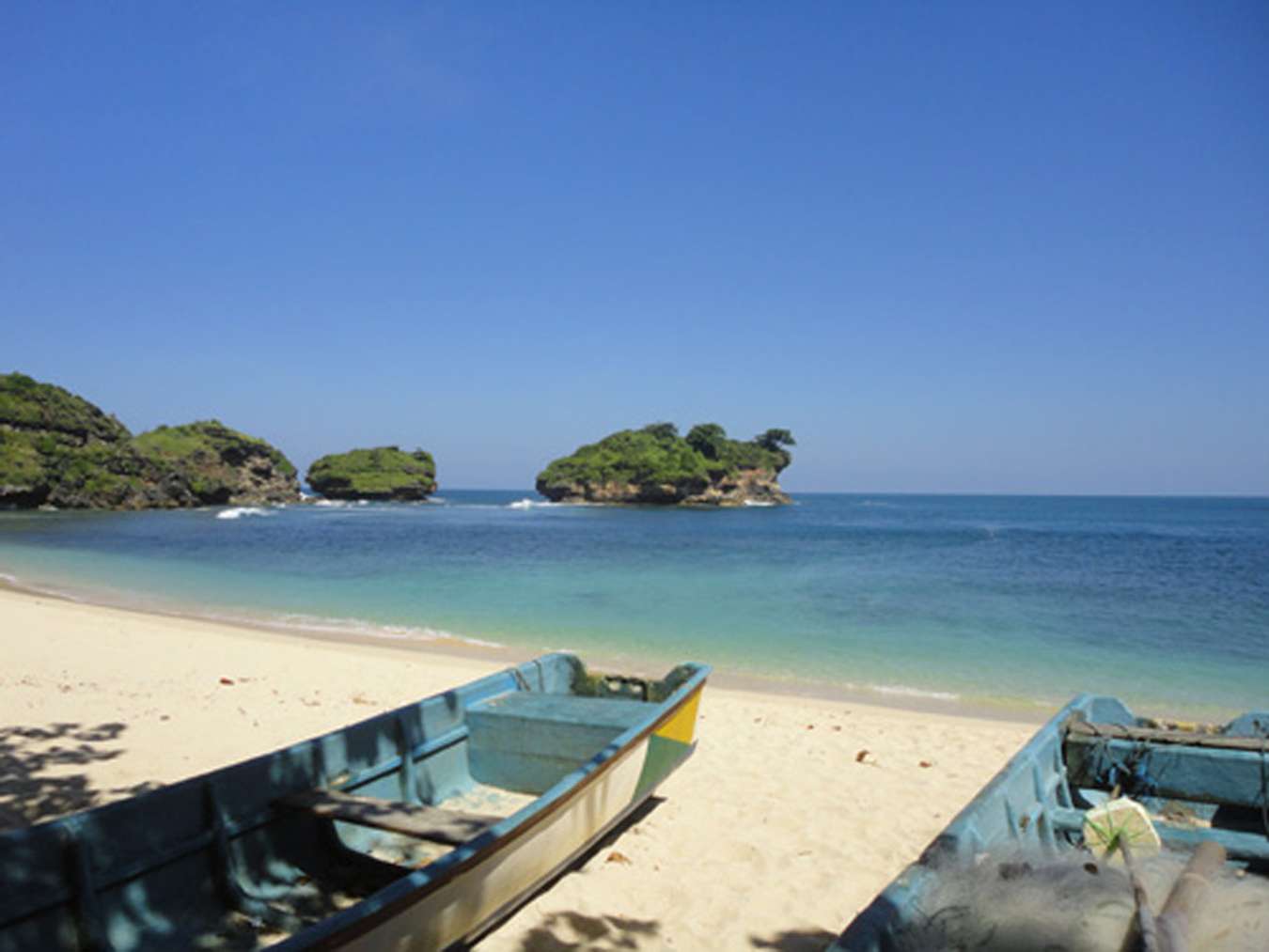 Pantai Watukarung - Wisata di Pacitan