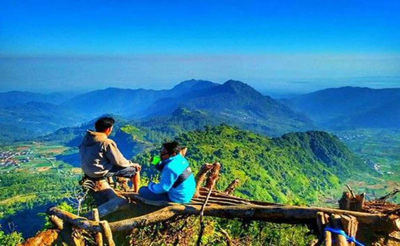 Puncak Hanoman Gunung Kendalisodo - Destinasi wisata di Pekalongan