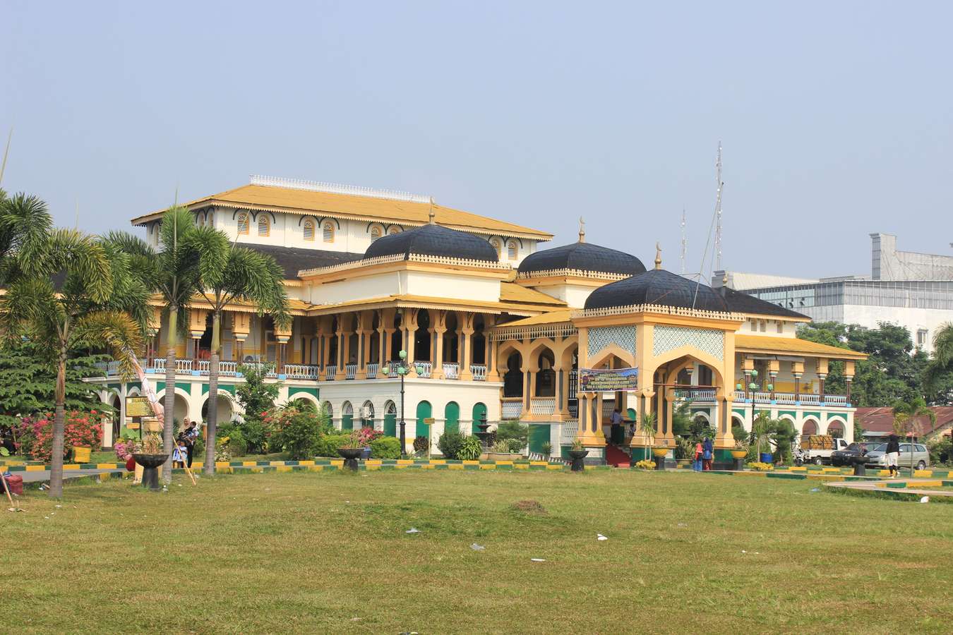 Istana Maimun - Destinasi Wisata sejatah di Indonesia