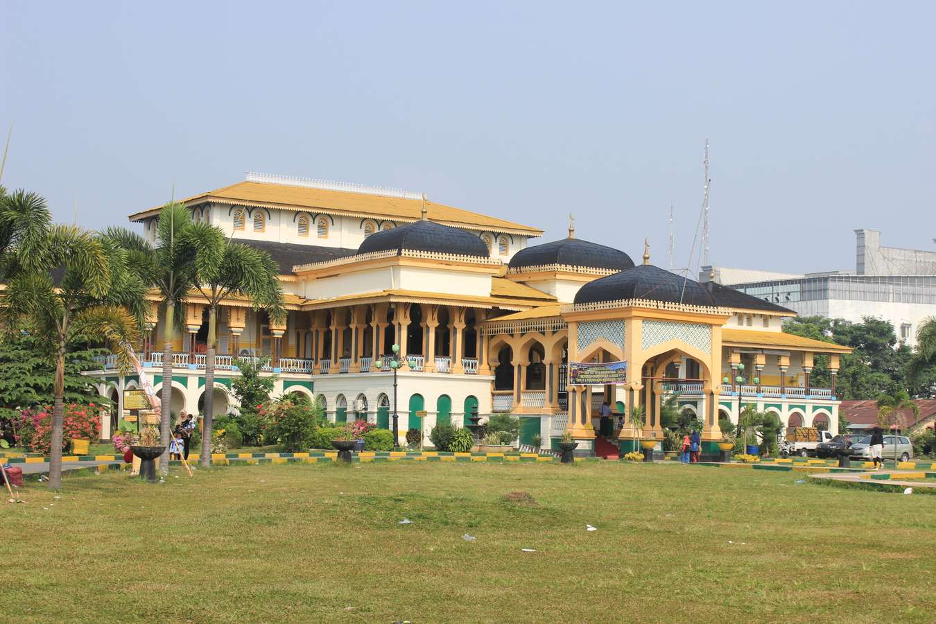 Istana Maimun - Destinasi Wisata sejarah di Indonesia