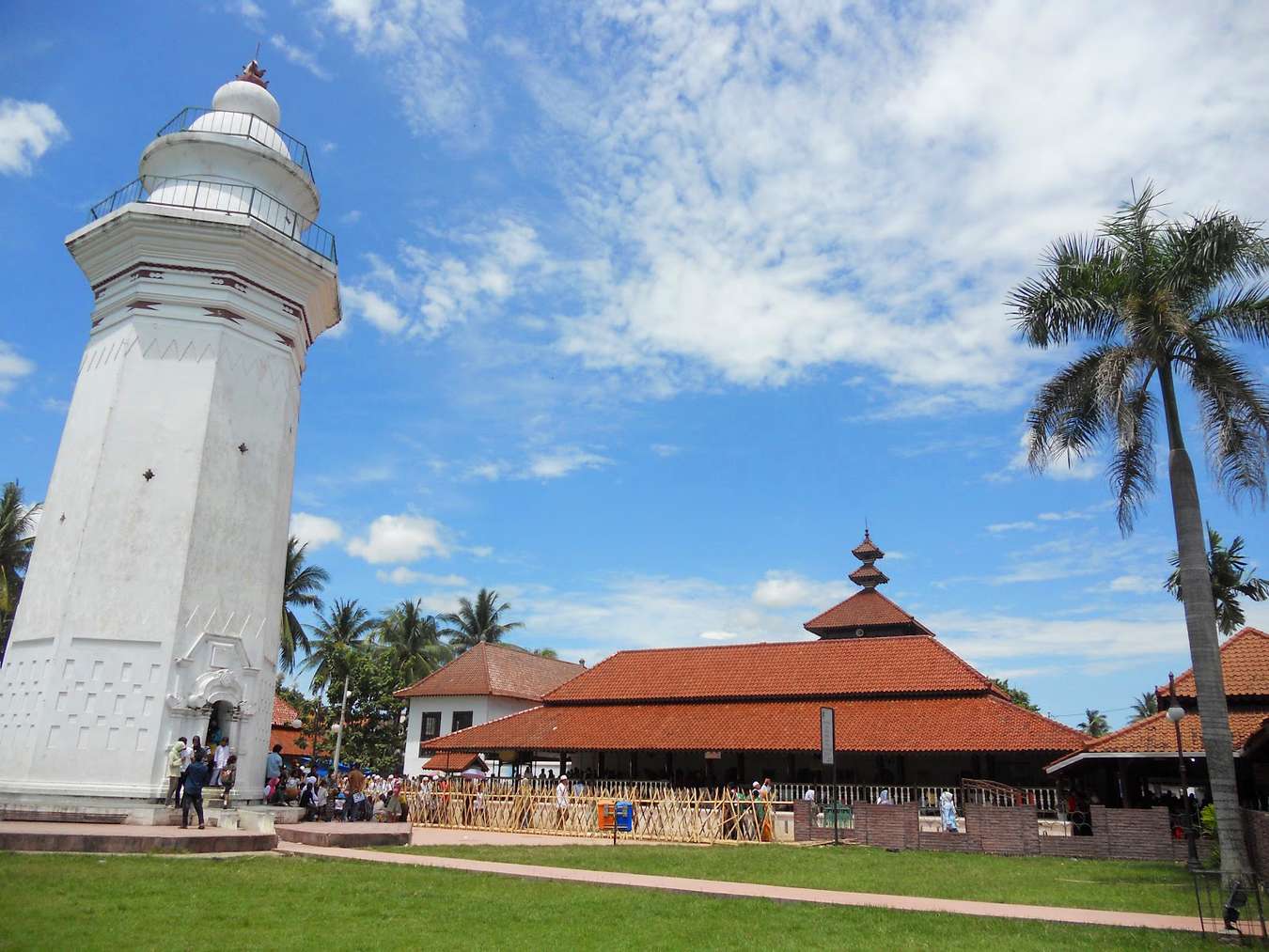 Masjid Agung Banten - Masjid Tertua di Indonesia