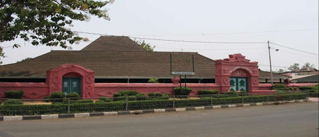 Masjid Agung Sang Cipta Rasa - Masjid Tertua di Indonesia