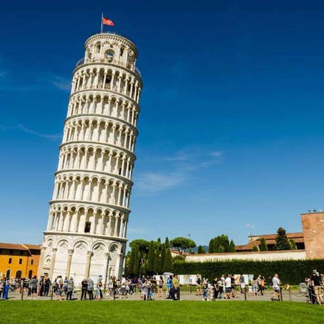 Menara Pisa di Italia