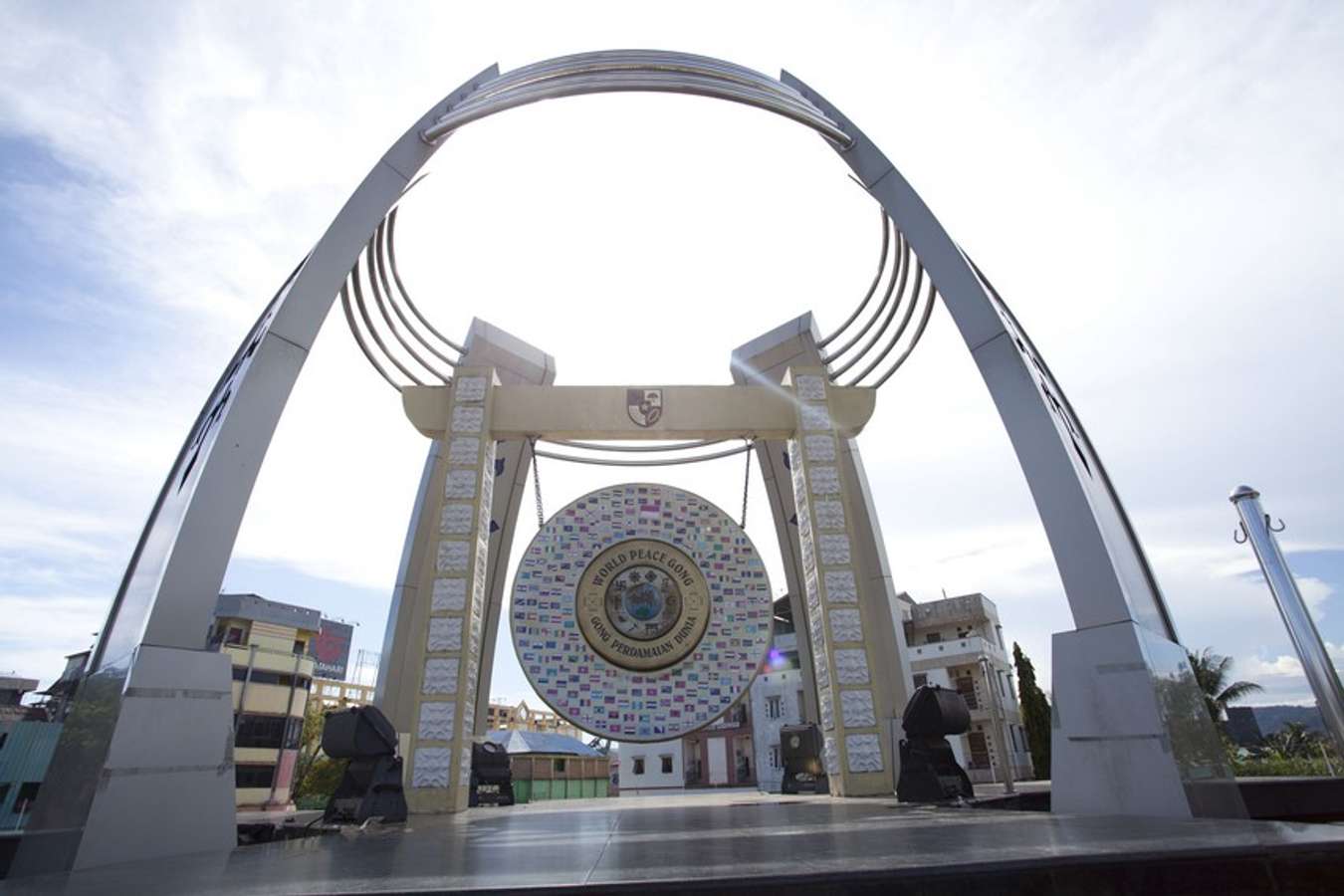 Monumen Gong Perdamaian Dunia 