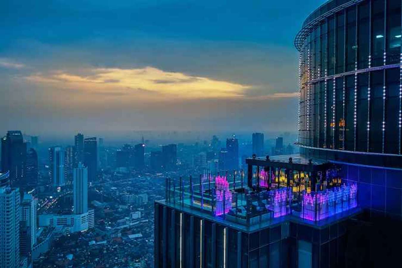 The Westin Jakarta - Hotel Tertinggi di Indonesia