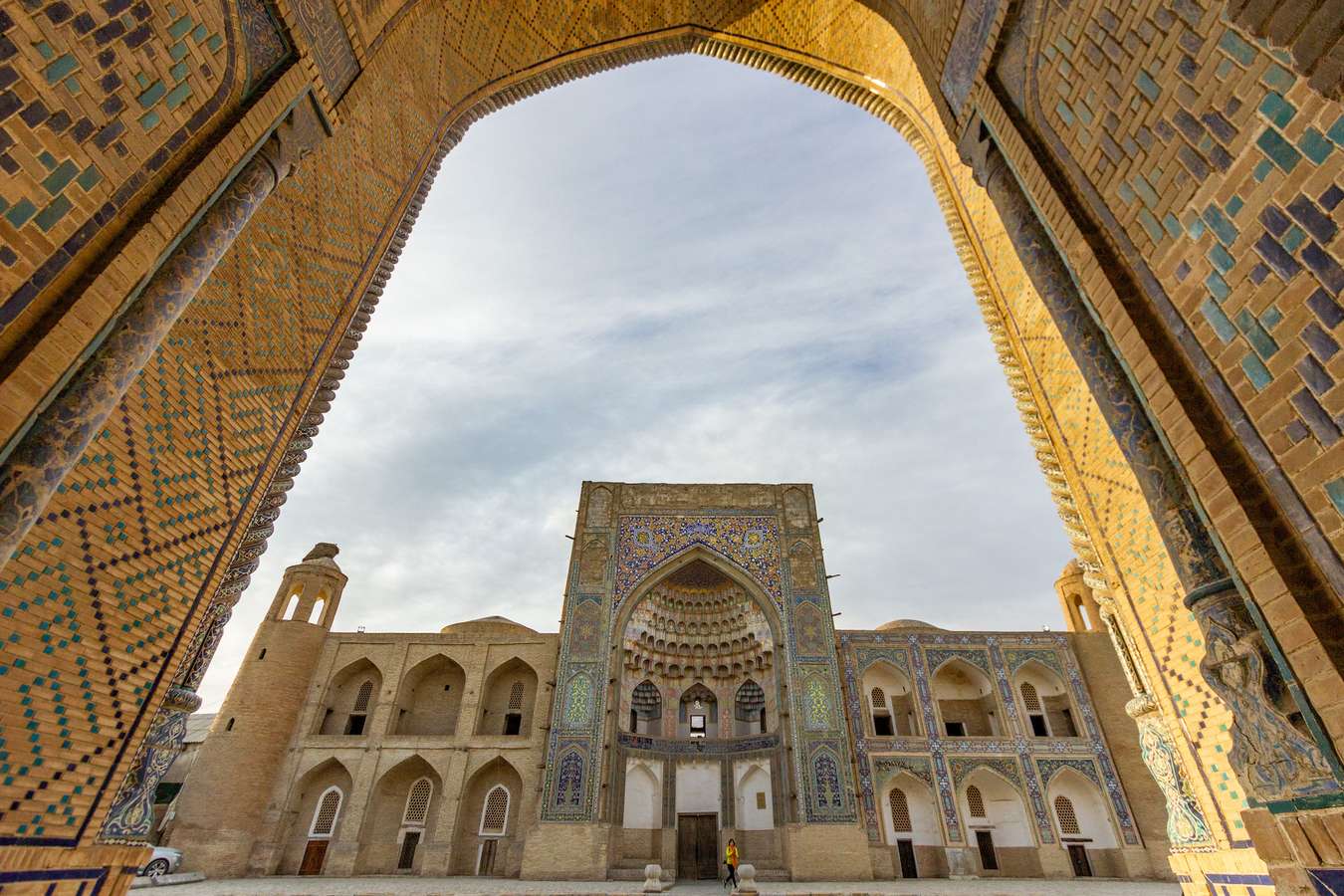 học viện hồi giáo ở Uzbekistan