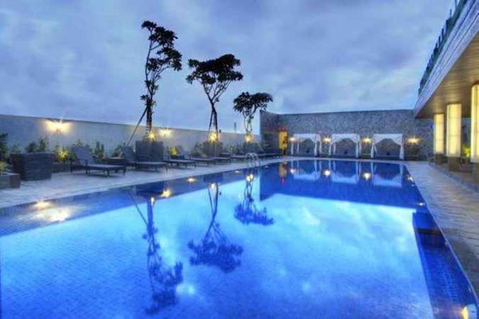 9 Hotel Dengan Rooftop Pool Terbaik Di Jakarta