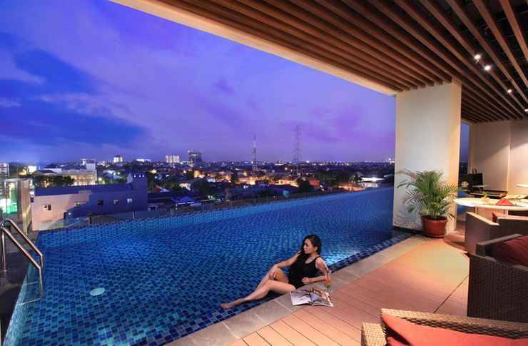 Swiss Belinn Manyar Surabaya - Hotel dengan rooftop pool di Surabaya