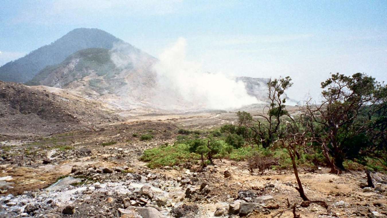 Gunung Papandayan - Destinasi wisata di garut