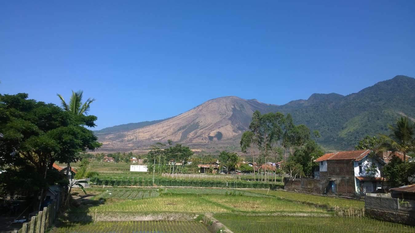 Gunung Guntur - Objek Wisata di Garut