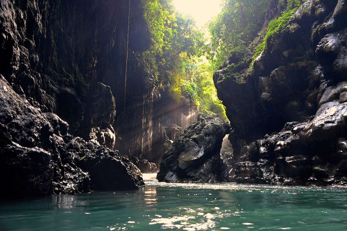 Cukang Taneuh (Green Canyon) - Wisata di Pangandaran