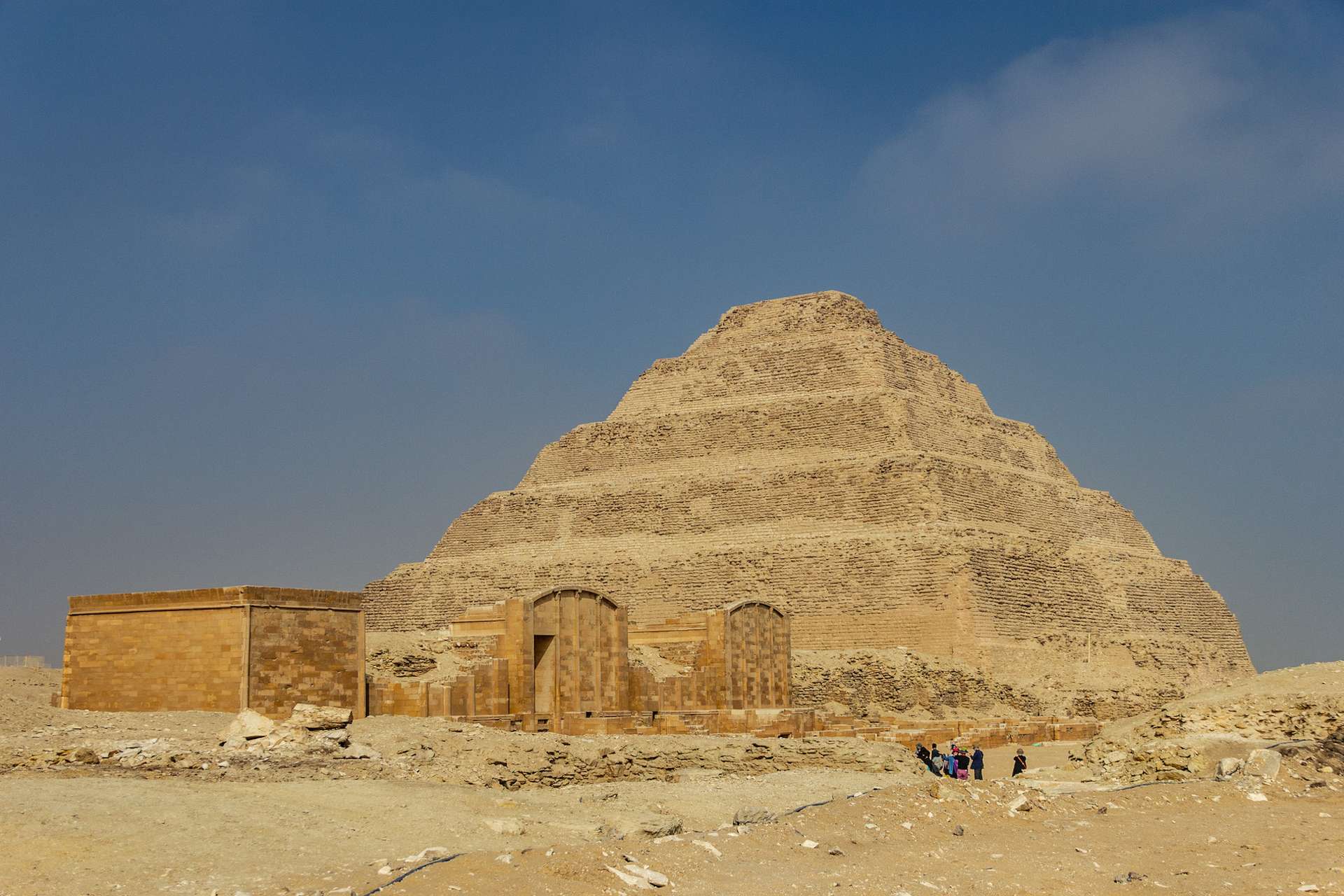 Kim tự tháp Giza có phải được dùng để tạo ra ánh sáng?