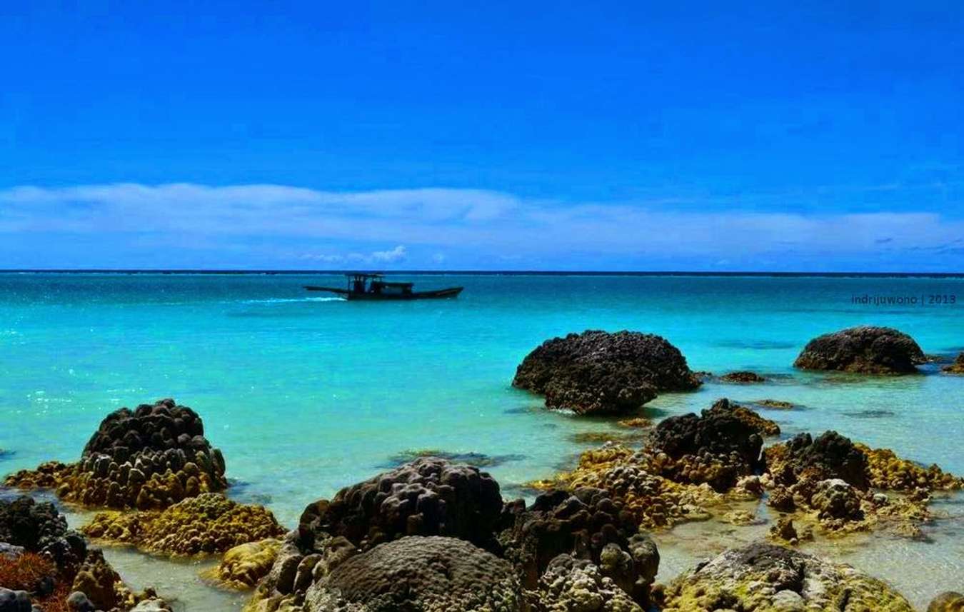Pulau Nias: Surga Tersembunyi di Pantai Barat Indonesia 3 Pesona Pulau Nias: Surga Tersembunyi dengan Pantai Indah dan Budaya Unik