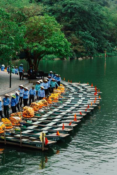 Bến thuyền Tràng An