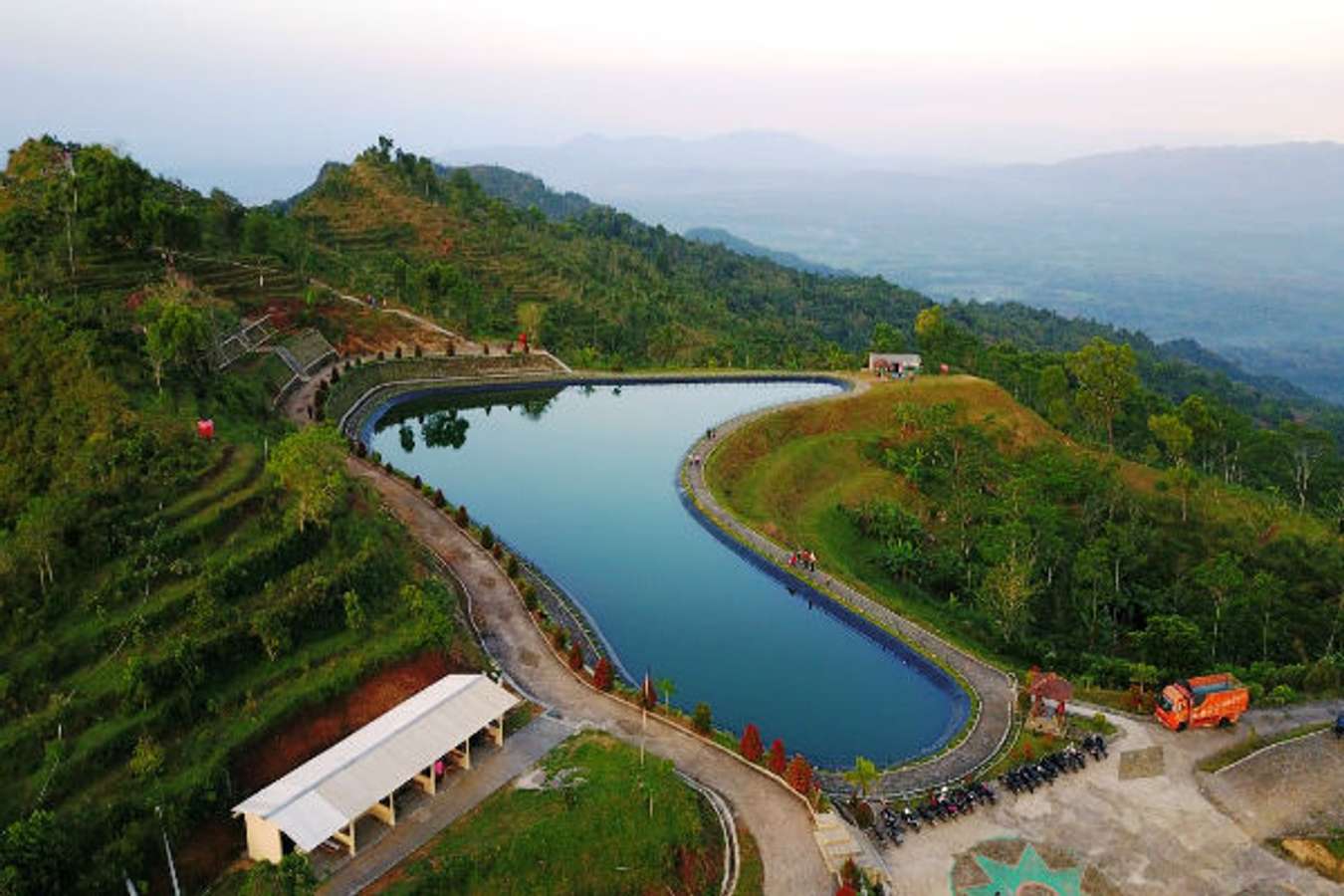 Embung Batara Sriten - Wisata Romantis di Yogyakarta