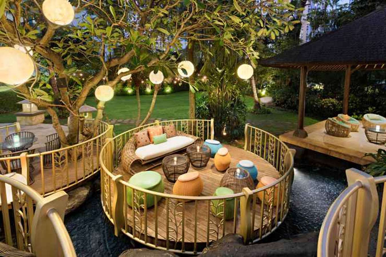 Jimbaran Outdoor Lounge at Ayana Midplaza Jakarta