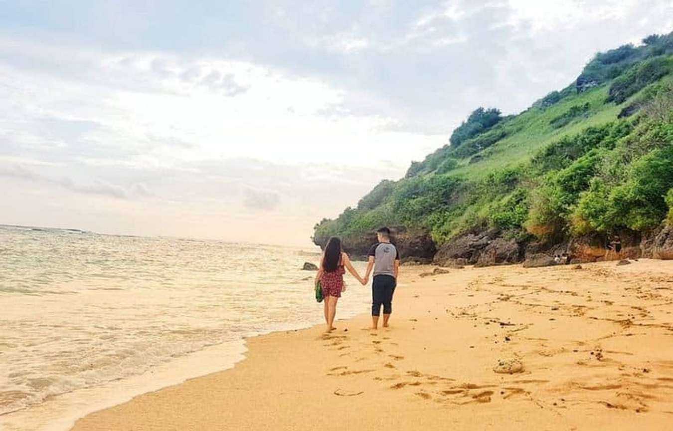 Pantai Gunung Payung - Wisata Romantis di Bali