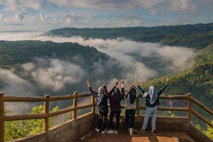 9 Spot Sunrise Jogja yang Bikin Pagi Hari Terasa Luar Biasa, Mas Bellboy