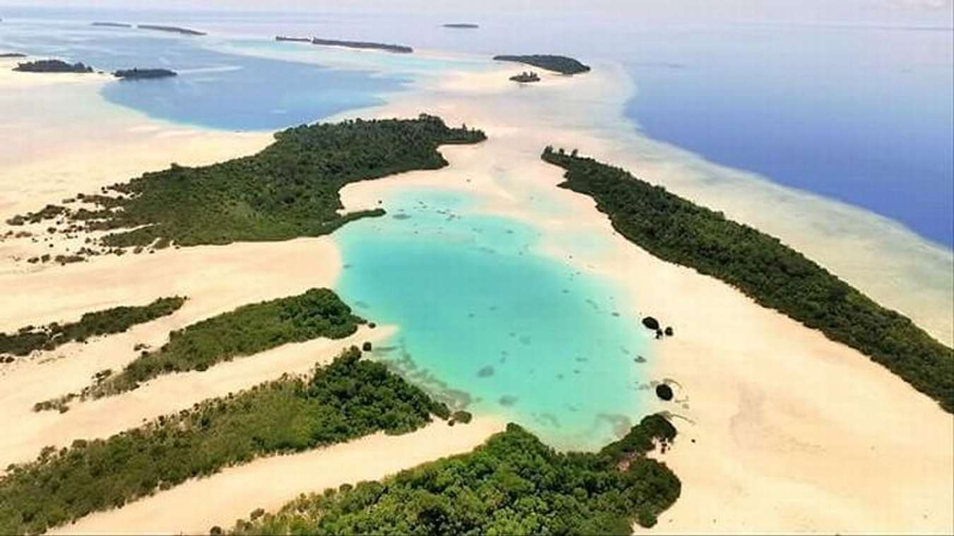 Pulau Widi - Wisata Bahari di Indonesia