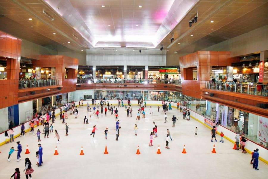 6 Rekomendasi Tempat Ice Skating di Indonesia