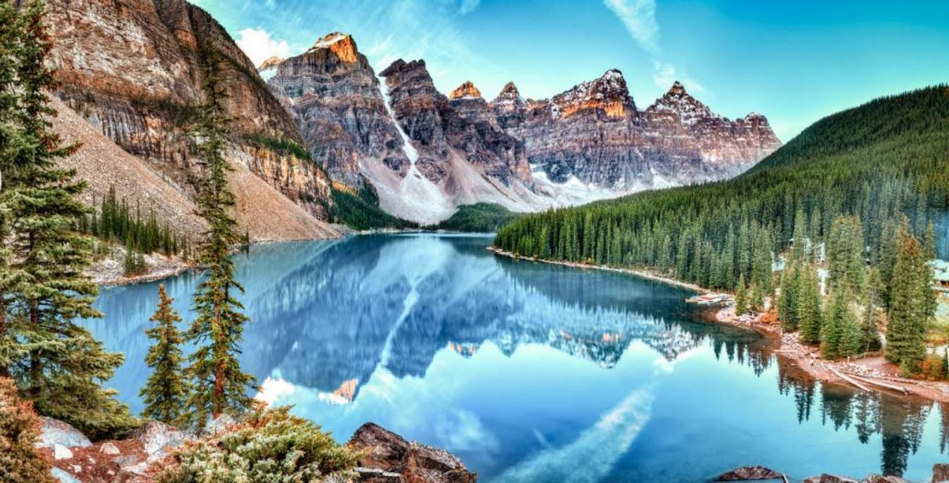 Pemandangan Danau Moraine di Taman Nasional Banff - Taman Nasional Terpopuler di Dunia