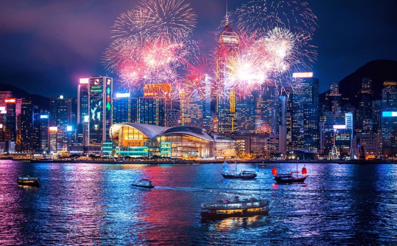 Pesta Kembang Api di Victoria Harbor, Hongkong - Destinasi Liburan Tahun Baru Imlek di Luar Negeri