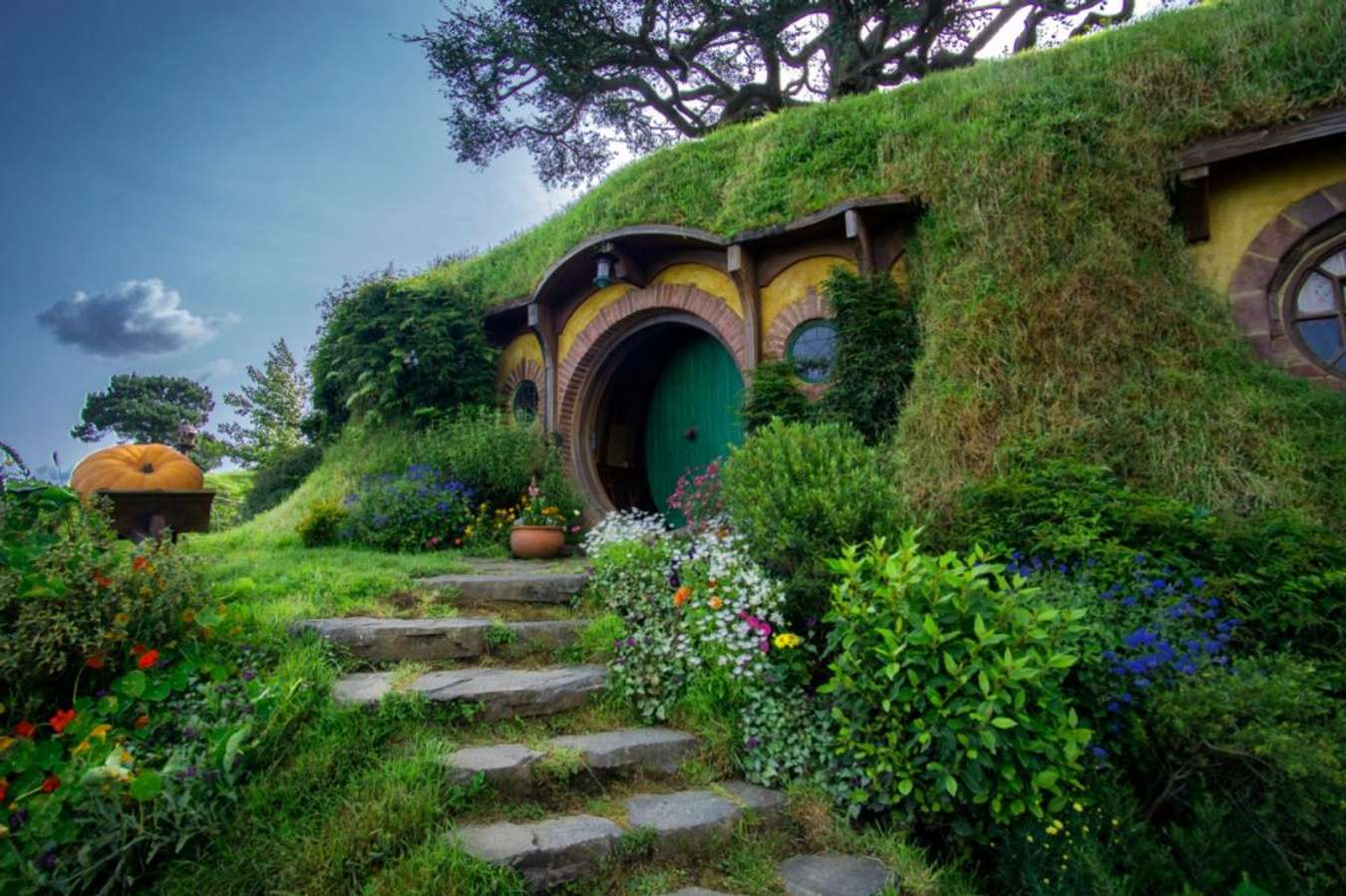 Wisata lokasi Syuting film terkenal - Rumah Hobbit di Waikato