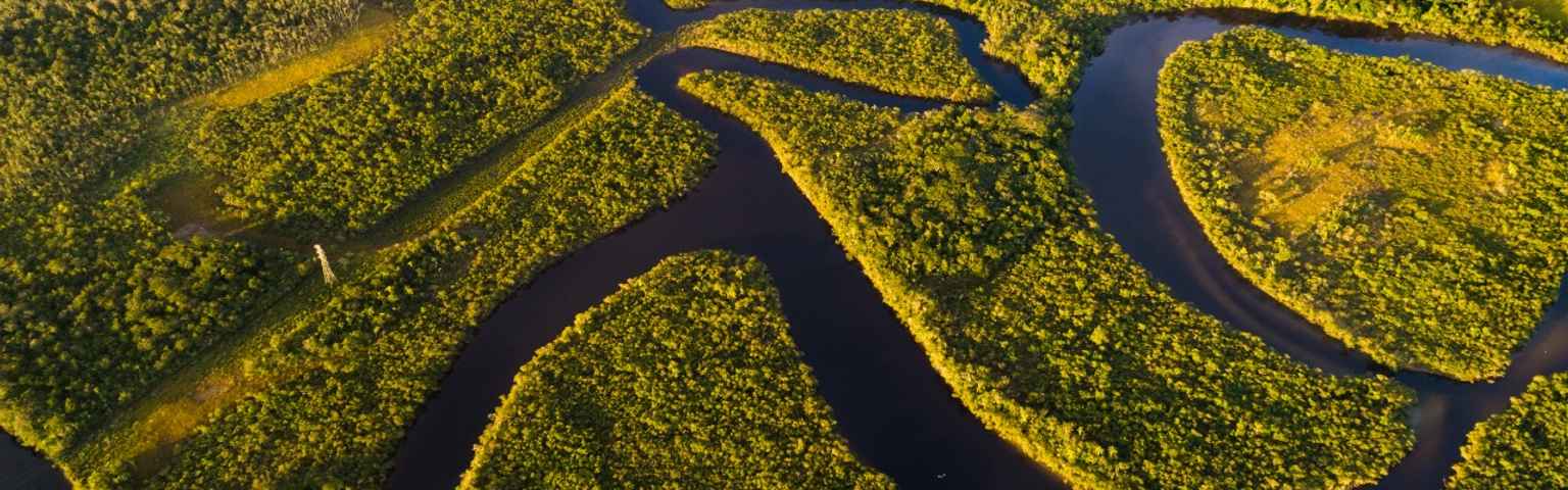 Di kawasan asia tenggara dilintasi sungai terpanjang yang berhulu di wilayah tiongkok yaitu sungai