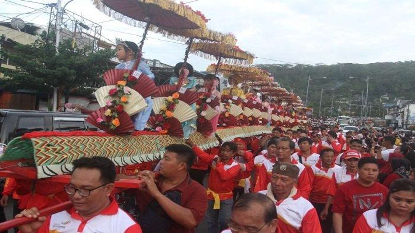 Arak-arakan Sipasan - Perayaan Cap Go Meh di Indonesia