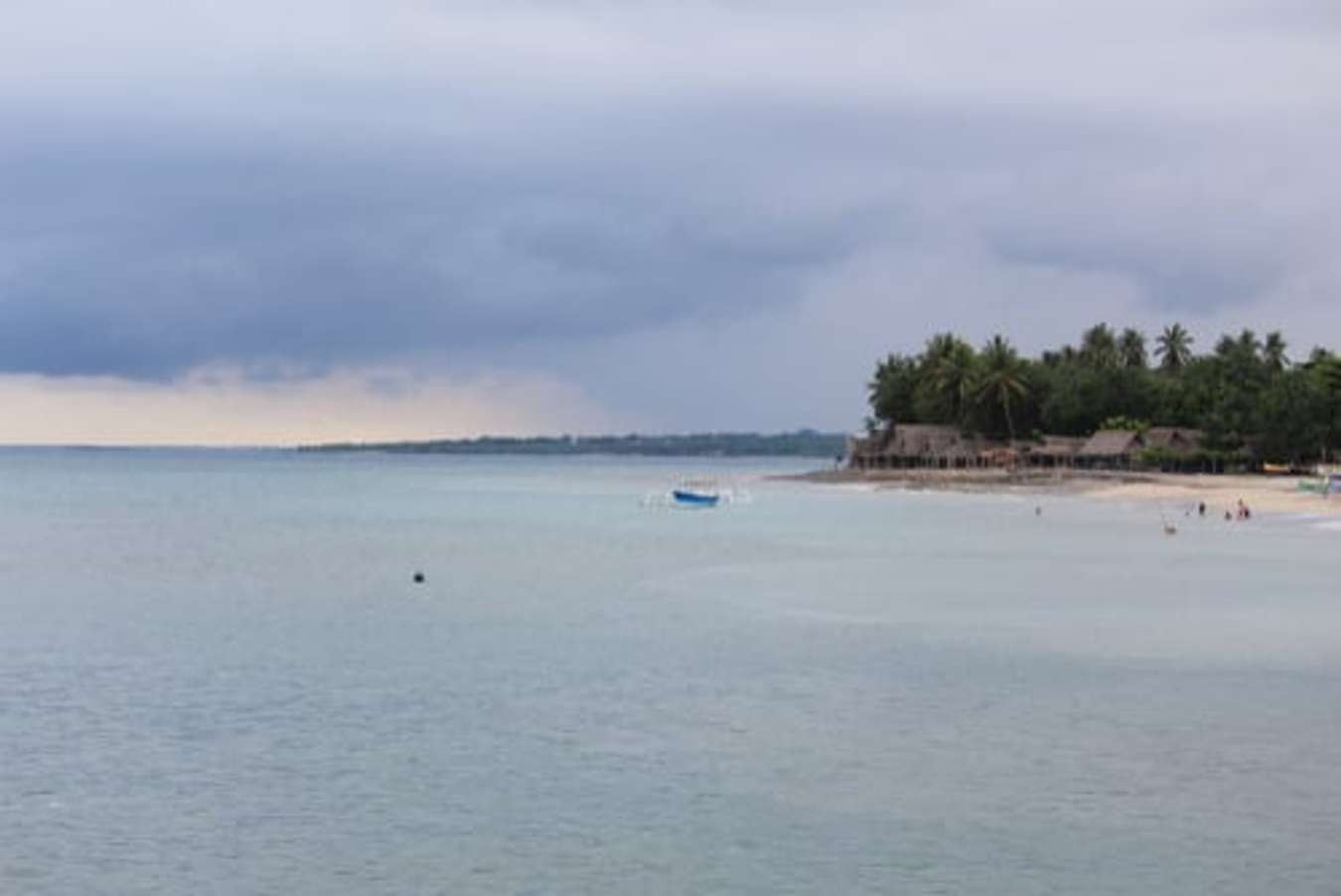 Pantai Dengan Pemandangan Matahari 