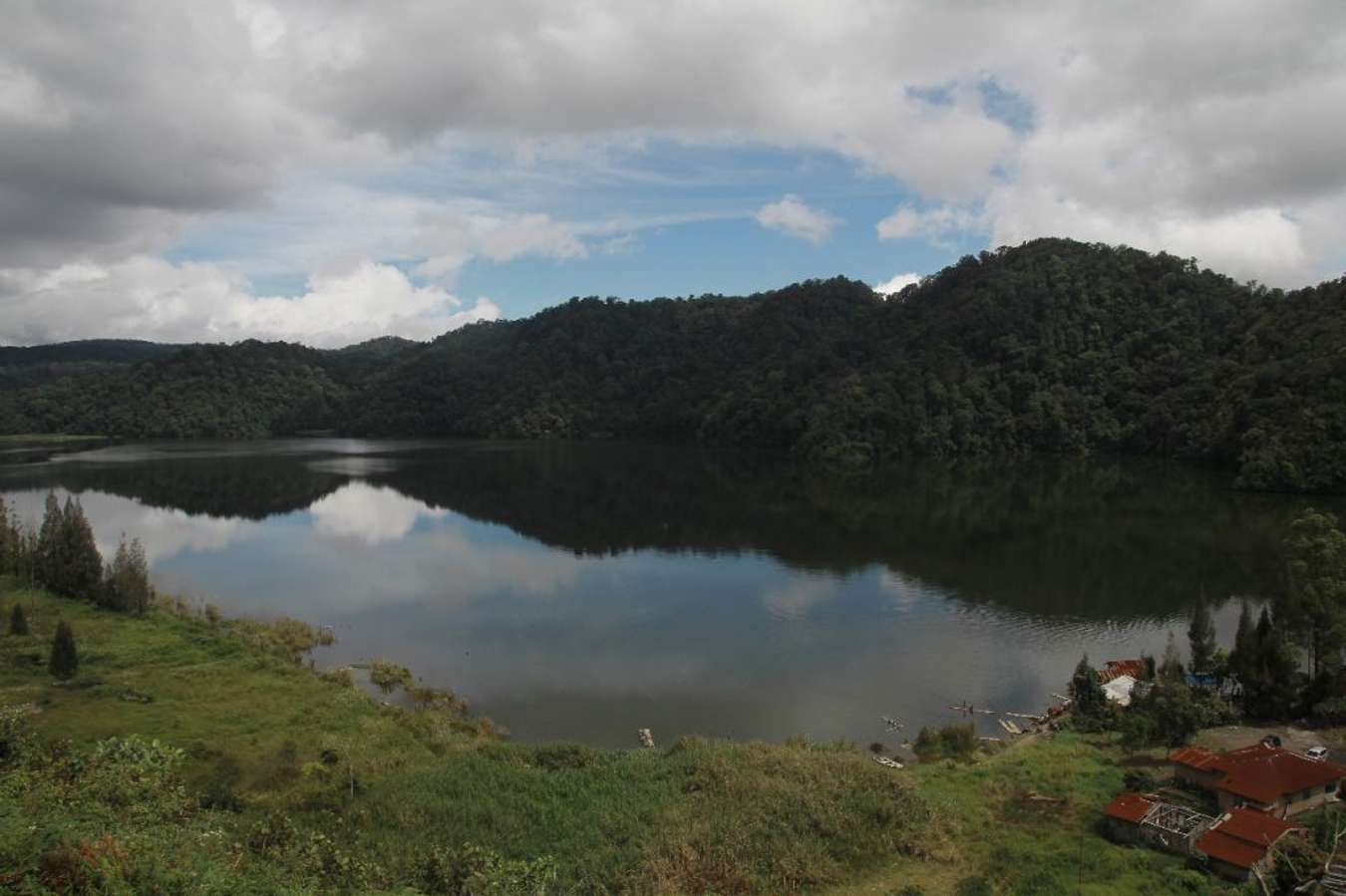 Danau Lau Kawar - Objek Wisata di Karo