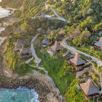 Lelewatu Resort Sumba - Vila Romantis di Indonesia