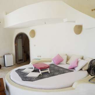 Mentigi Bay Dome Villas - Vila Romantis di Indonesia