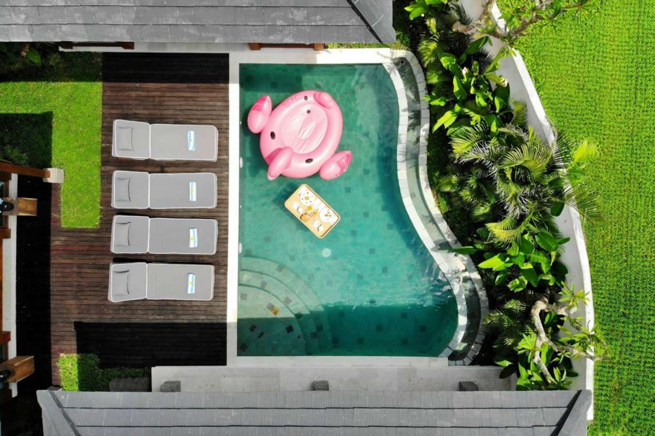 Asvara Villa Ubud - Vila dengan private pool di Ubud