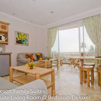 Hawaii Resort Family Suites - hotel dengan akses langsung ke pantai di anyer