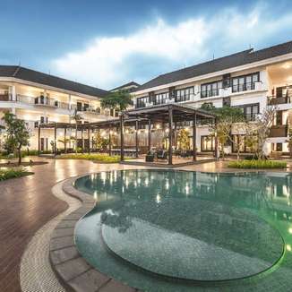 Lido Lake Resort by MNC Hotel - Hotel dengan pemandangan alam di Bogor