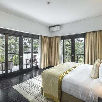 Lido Lake Resort by MNC Hotel - Hotel dengan pemandangan alam di Bogor