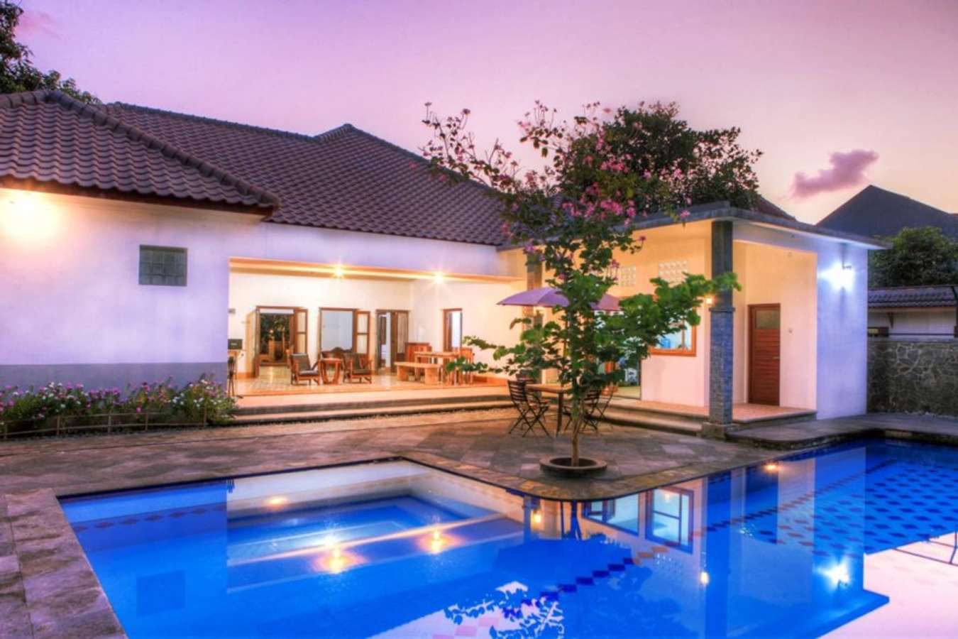 Maharani Villa Jogja - vila dengan private pool di Yogyakarta