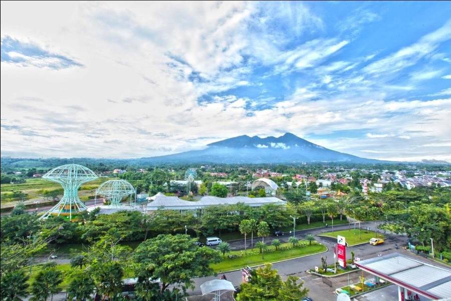 Padjadjaran Suites Resort & Convention Hotel - Hotel dengan pemandangan alam di Bogor