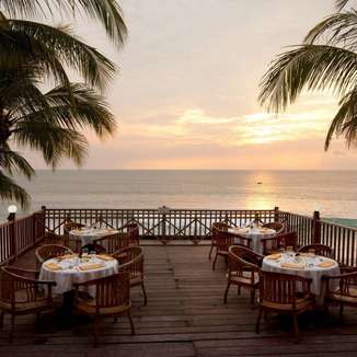 Patra Comfort Anyer - Hotel dengan akses lansung ke pantai di Anyer