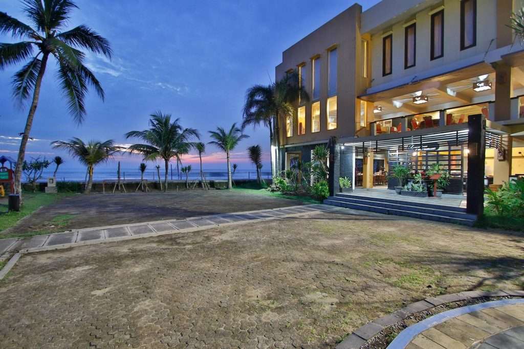 8 Rekomendasi Villa Murah di Anyer untuk Rombongan Wisata Keluarga