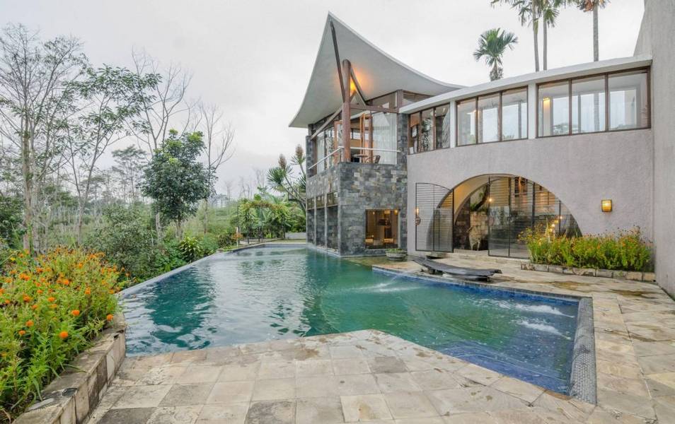 Villa Della Scala - Vila dengan private pool di Batu Malang